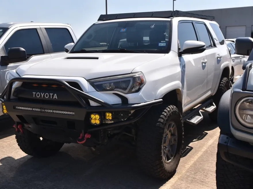 2018 Toyota 4Runner TRD Off-Road Premium photo 1