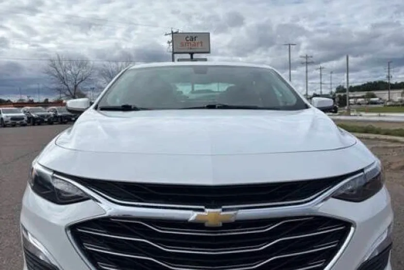 2022 Chevrolet Malibu LS photo 1