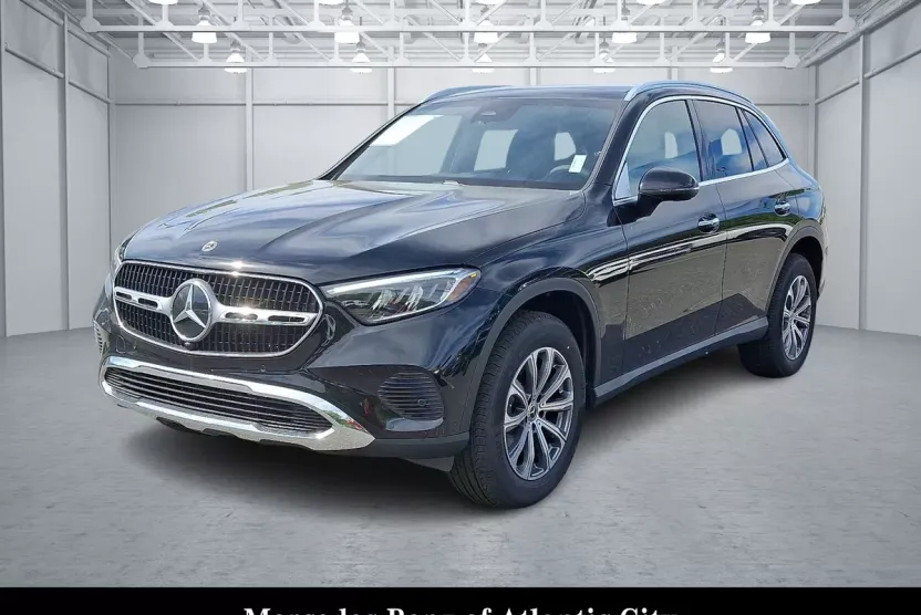 2025 Mercedes Benz GLC 300 4MATIC photo 1