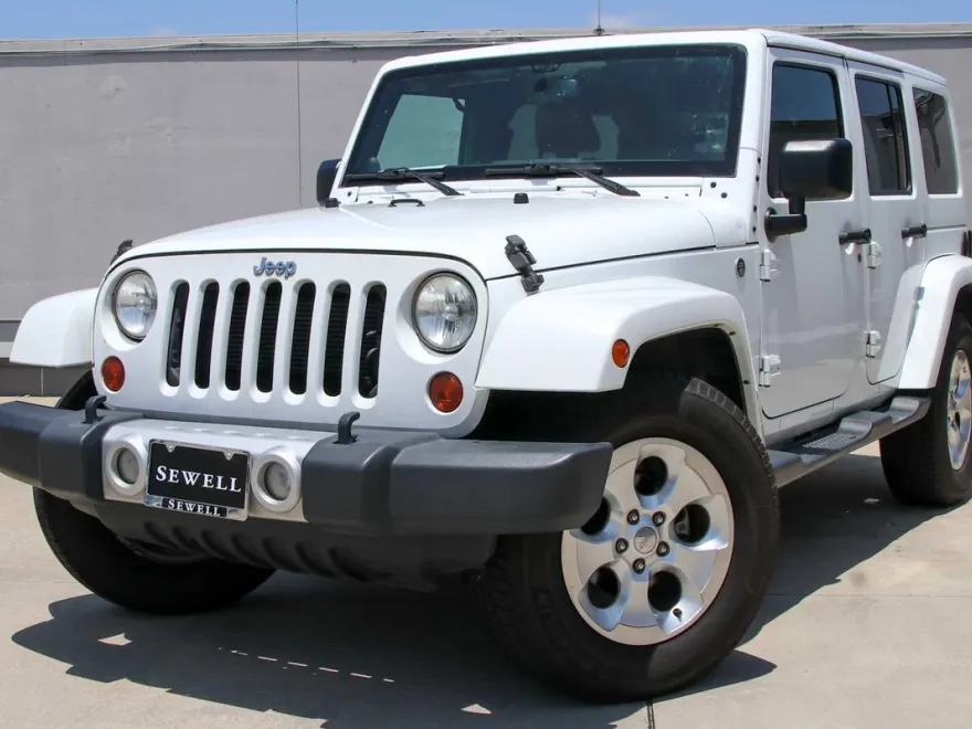 2013 Jeep Wrangler Unlimited Sahara photo 1
