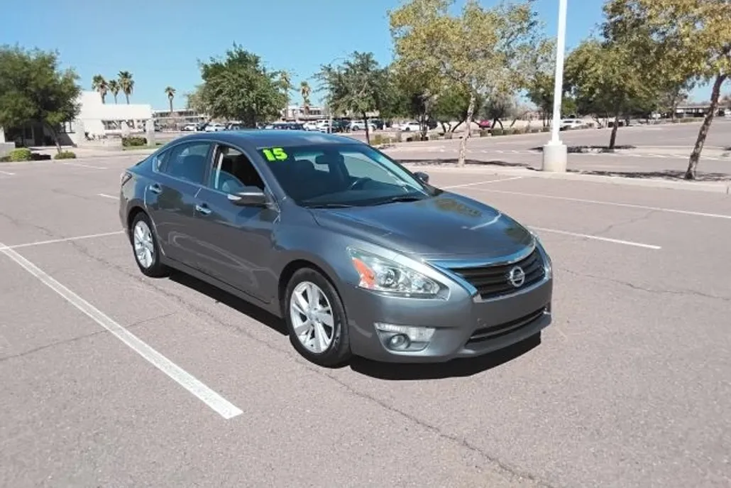 2015 Nissan Altima 2.5 SV photo 1