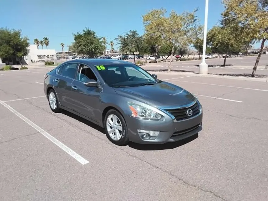2015 Nissan Altima 2.5 SV photo 1