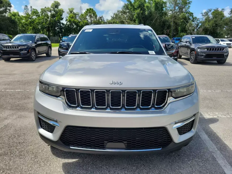 2025 Jeep Cherokee Limited photo 1