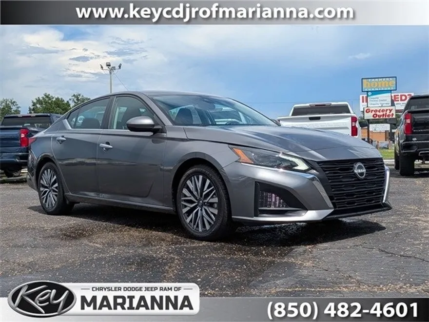 2023 Nissan Altima 2.5 SV photo 1