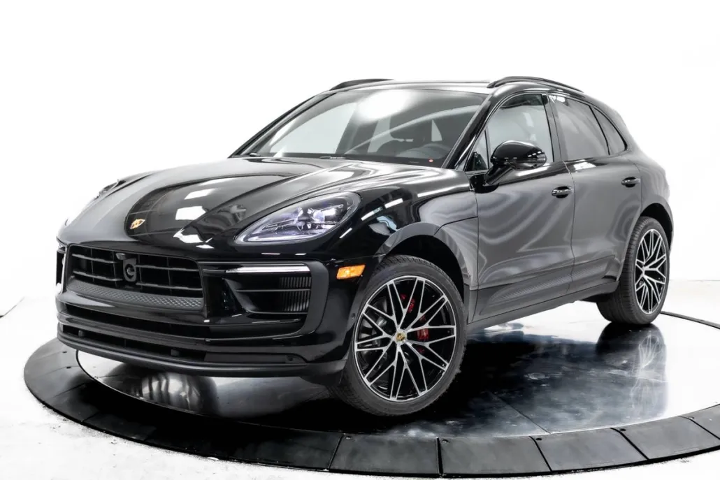 2025 Porsche Macan S photo 1