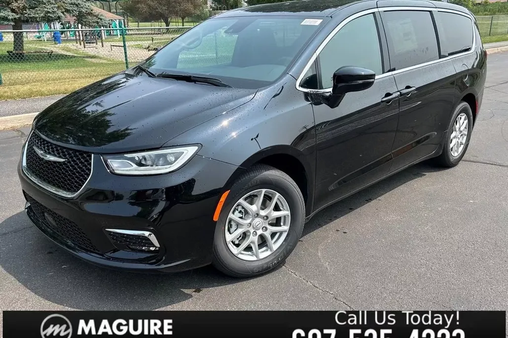 2026 Chrysler Pacifica photo 1