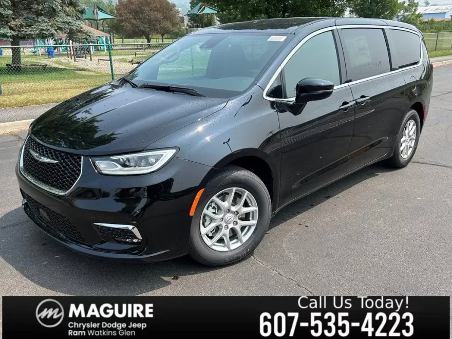 2026 Chrysler Pacifica photo 1