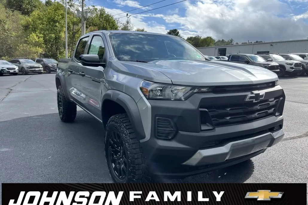 2026 Chevrolet Colorado Trail Boss photo 1