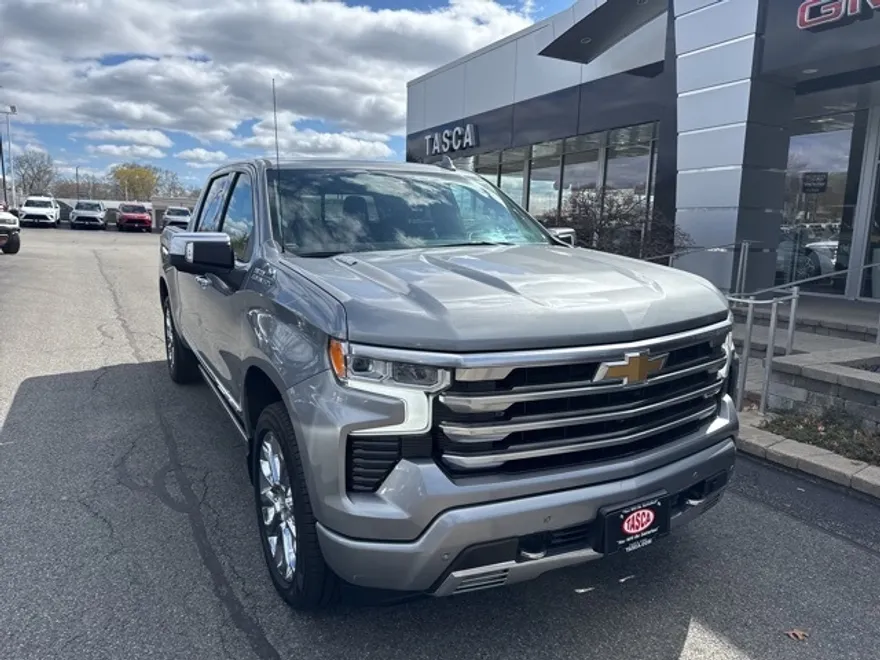 2023 Chevrolet Silverado 1500 High Country photo 1