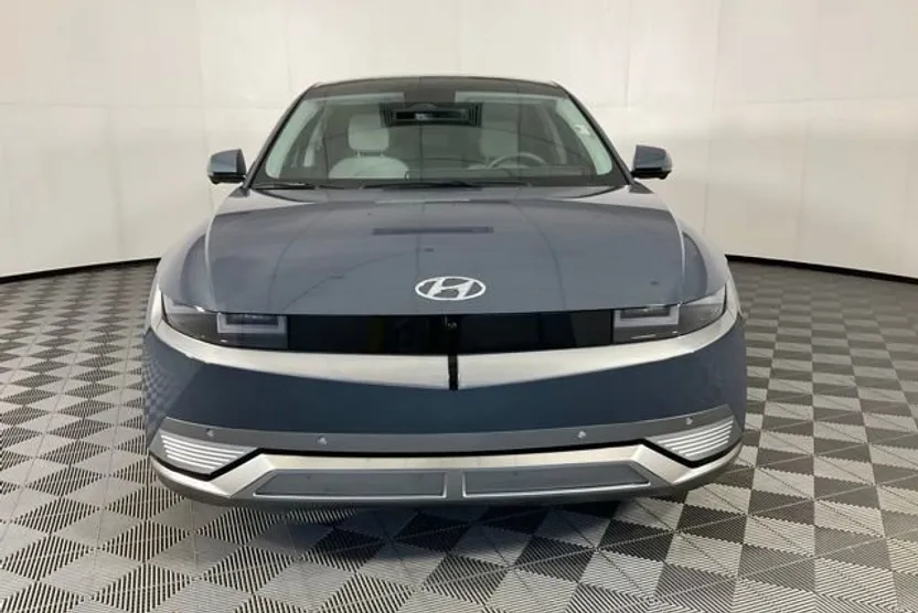 2024 Hyundai Ioniq 5 Limited photo 1