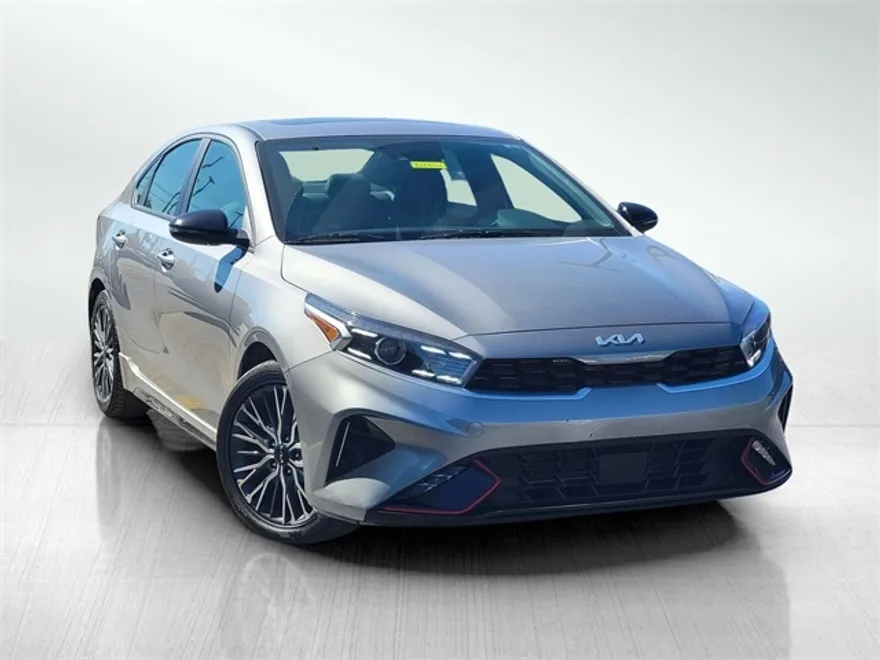 2023 Kia Forte GT-Line photo 1