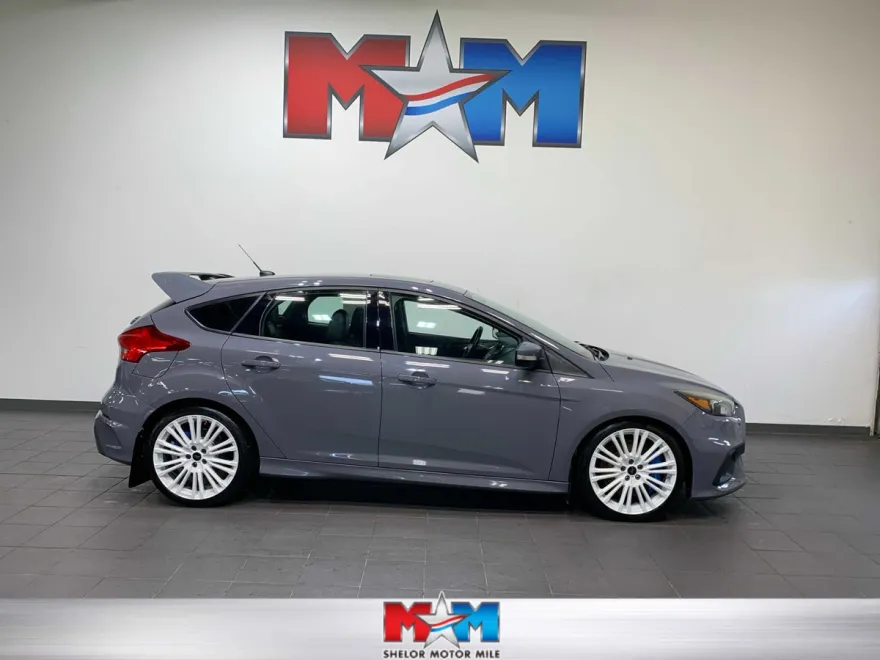 2017 Ford Focus RS photo 1