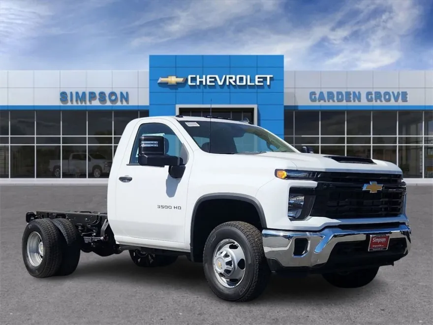 2025 Chevrolet Silverado 3500HD Work Truck photo 1