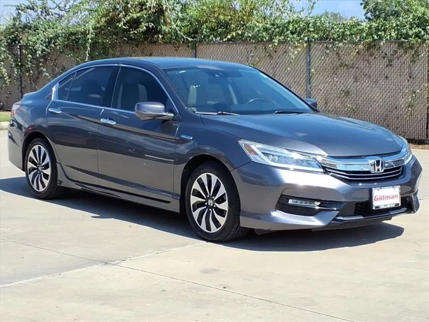 2017 Honda Accord Hybrid Touring photo 1