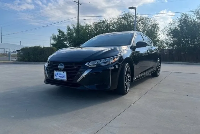 2024 Nissan Sentra SR photo 1
