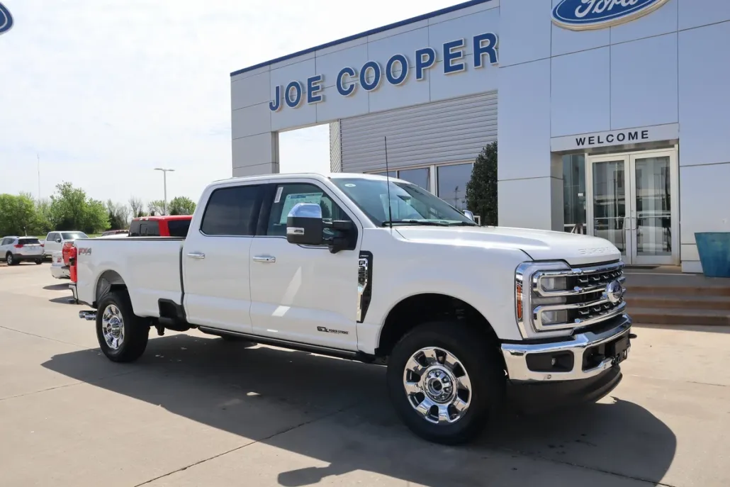 2025 Ford F-350 Lariat photo 1