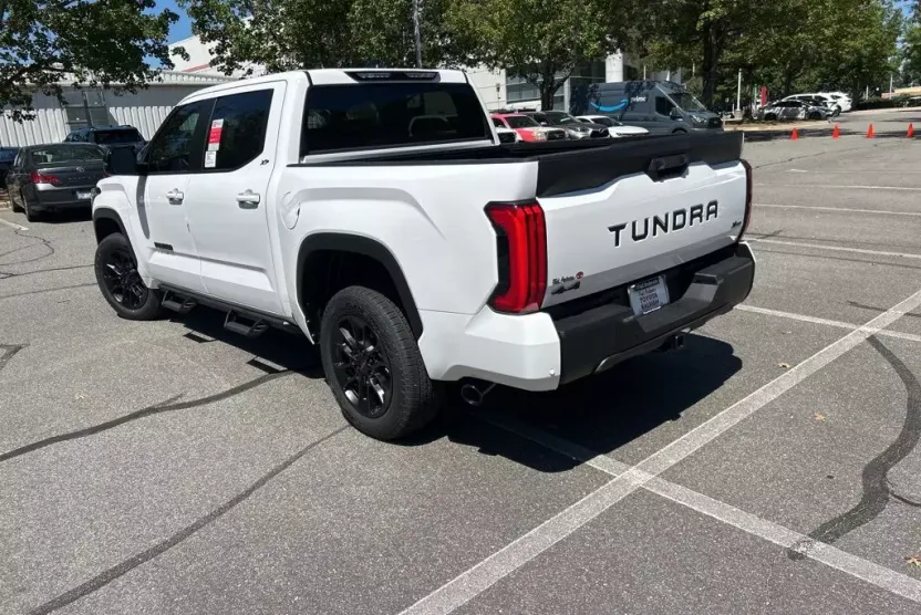 2026 Toyota Tundra SR5 CrewMax photo 1