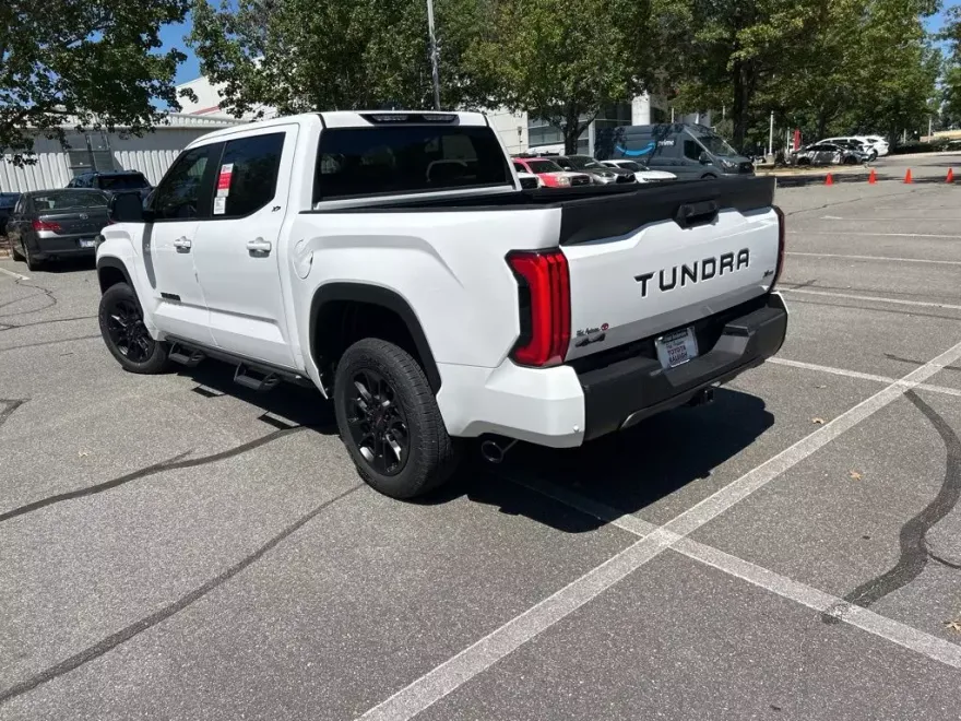 2026 Toyota Tundra SR5 CrewMax photo 1