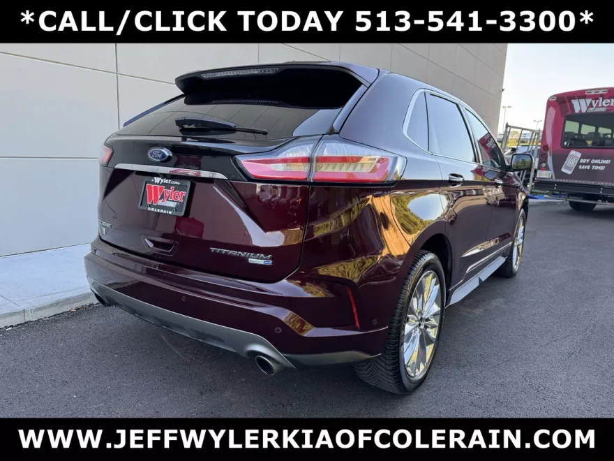 2020 Ford Edge Titanium photo 1