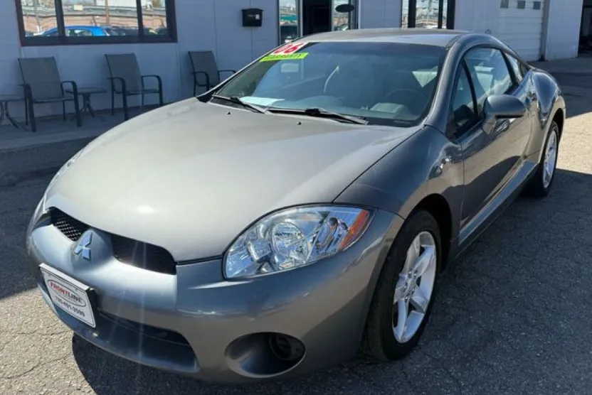 2006 Mitsubishi Eclipse GS photo 1