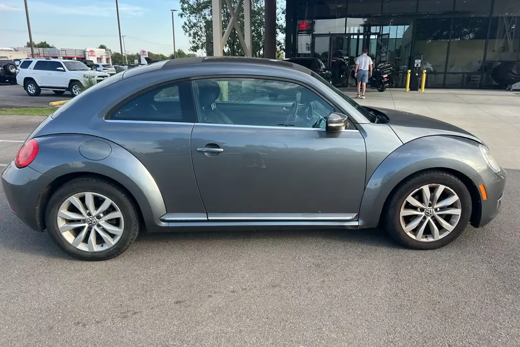 2013 Volkswagen Beetle TDI photo 1