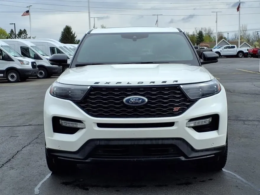 2022 Ford Explorer ST photo 1