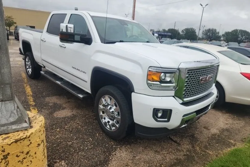 2016 Gmc Sierra 2500 HD Denali photo 1
