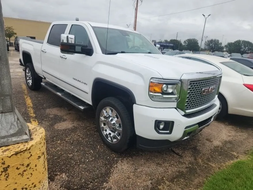 2016 Gmc Sierra 2500 HD Denali photo 1