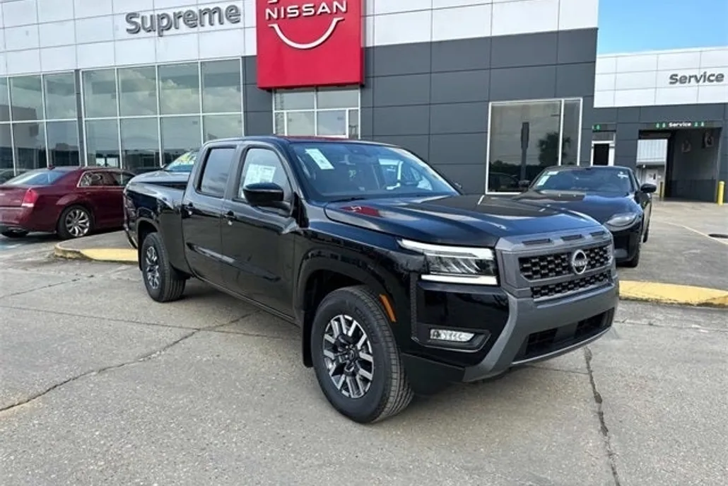 2025 Nissan Frontier SL photo 1