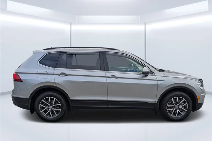 2019 Volkswagen Tiguan SE photo 1