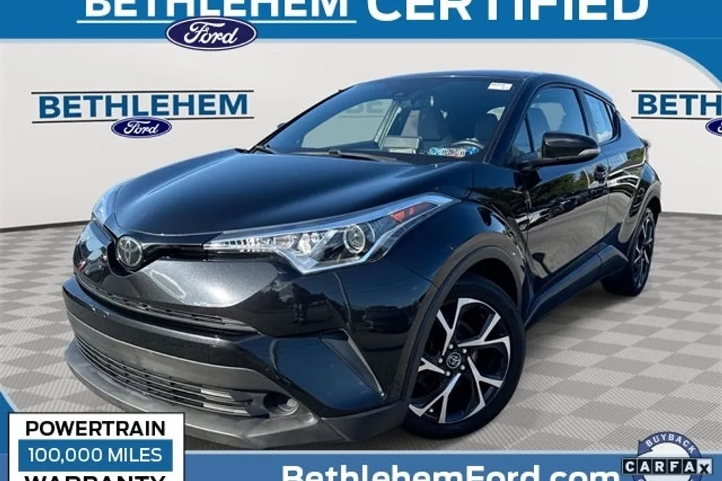 2019 Toyota C-HR XLE photo 1