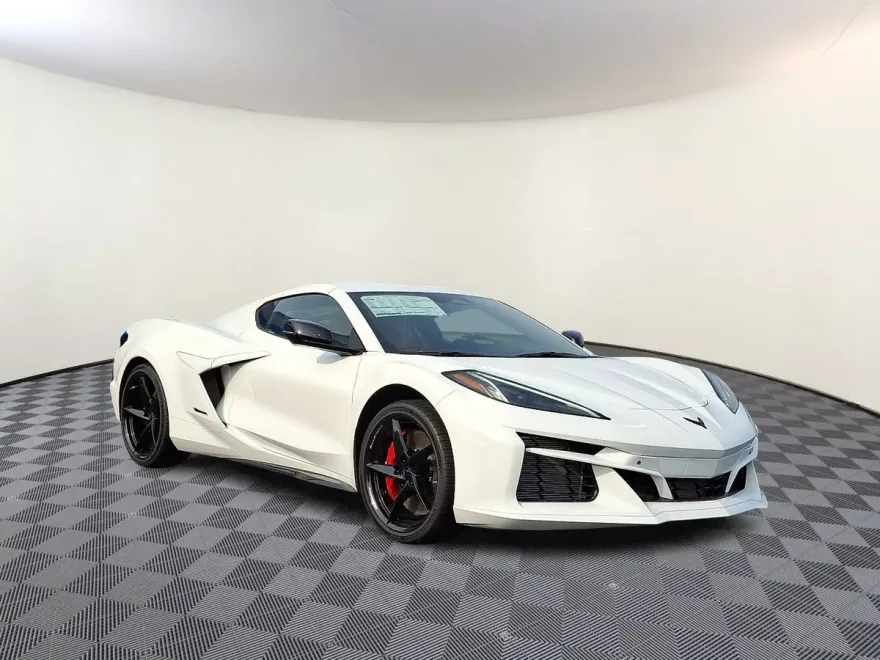 2025 Chevrolet Corvette E-Ray 2LZ photo 1