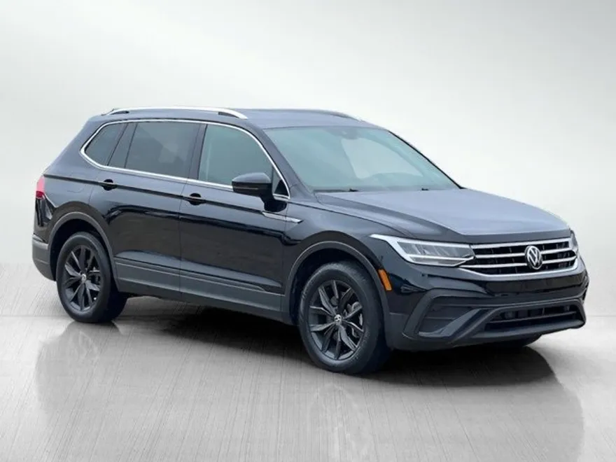 2024 Volkswagen Tiguan SE Wolfsburg Edition photo 1