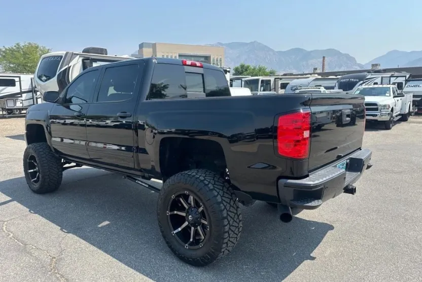 2017 Chevrolet Silverado 1500 LT Z71 photo 1