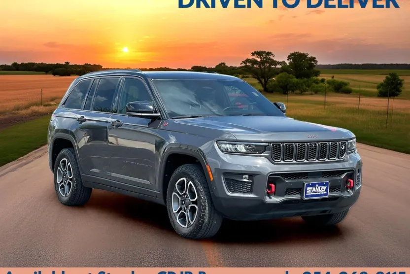 2022 Jeep Grand Cherokee Trailhawk photo 1