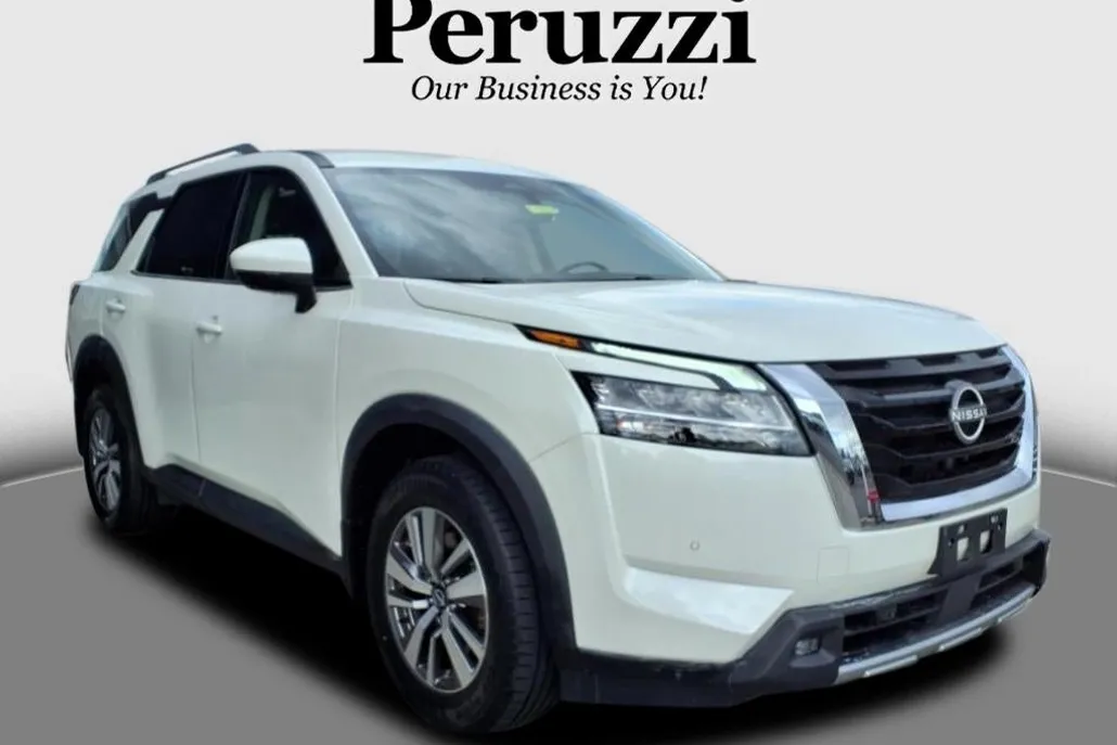 2022 Nissan Pathfinder SL photo 1