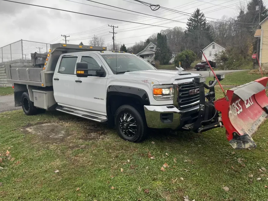 2017 Gmc Sierra Base photo 1