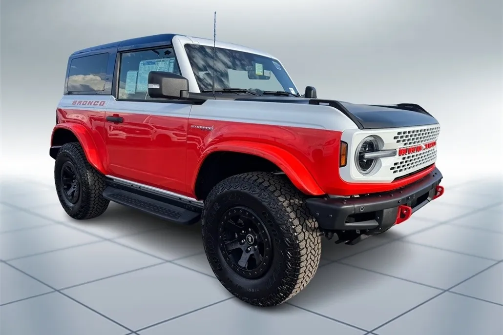 2025 Ford Bronco First Edition photo 1
