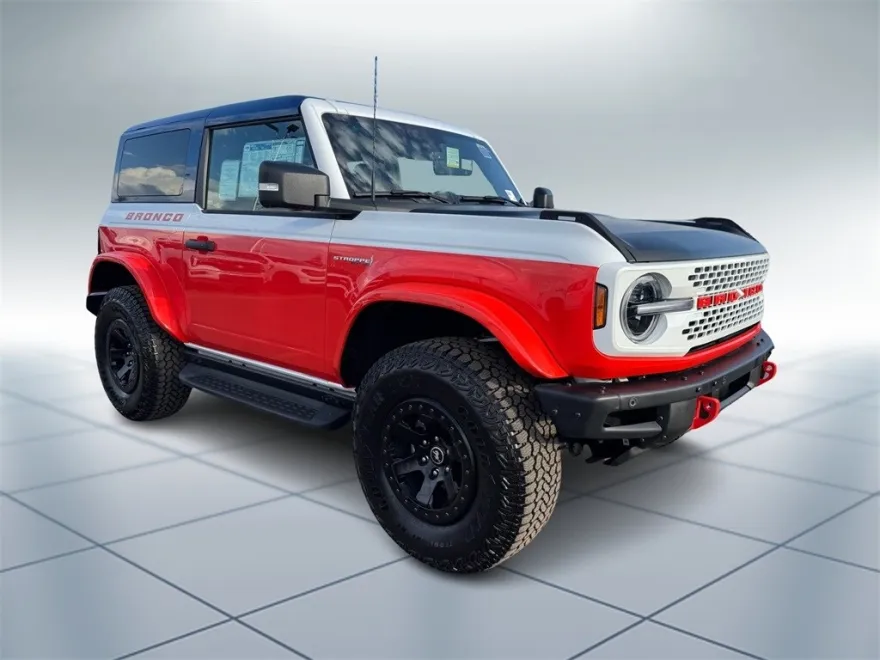 2025 Ford Bronco First Edition photo 1