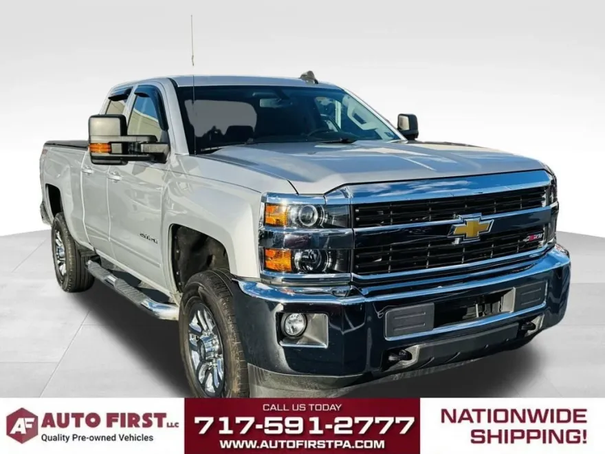 2017 Chevrolet Silverado 2500HD LT photo 1