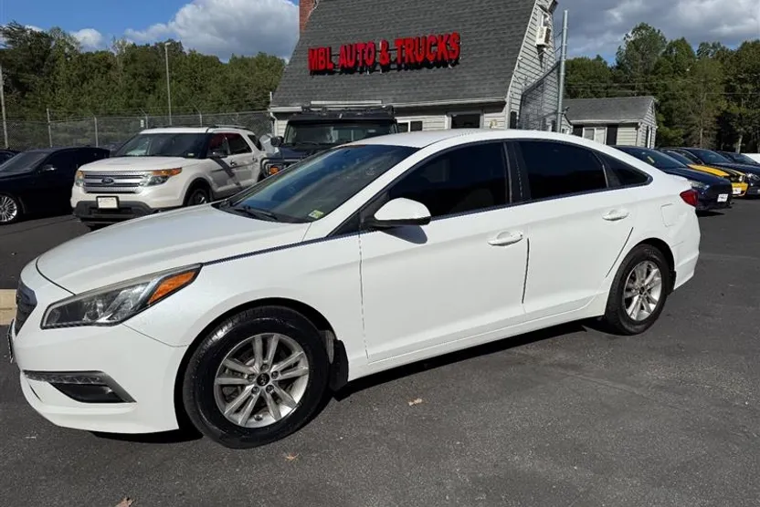 2015 Hyundai Sonata SE photo 1