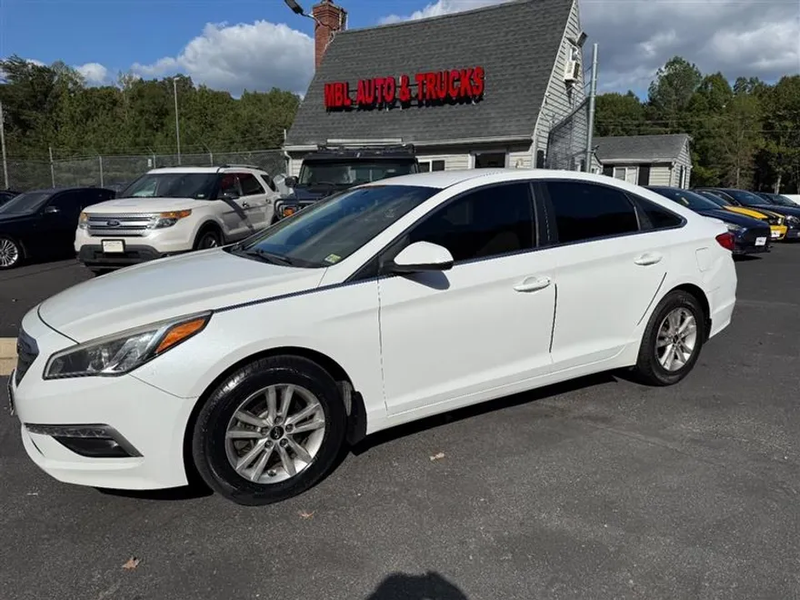 2015 Hyundai Sonata SE photo 1