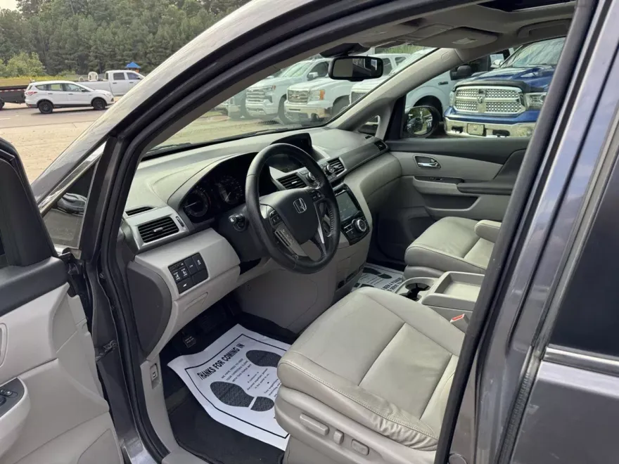 2016 Honda Odyssey EX-L photo 1