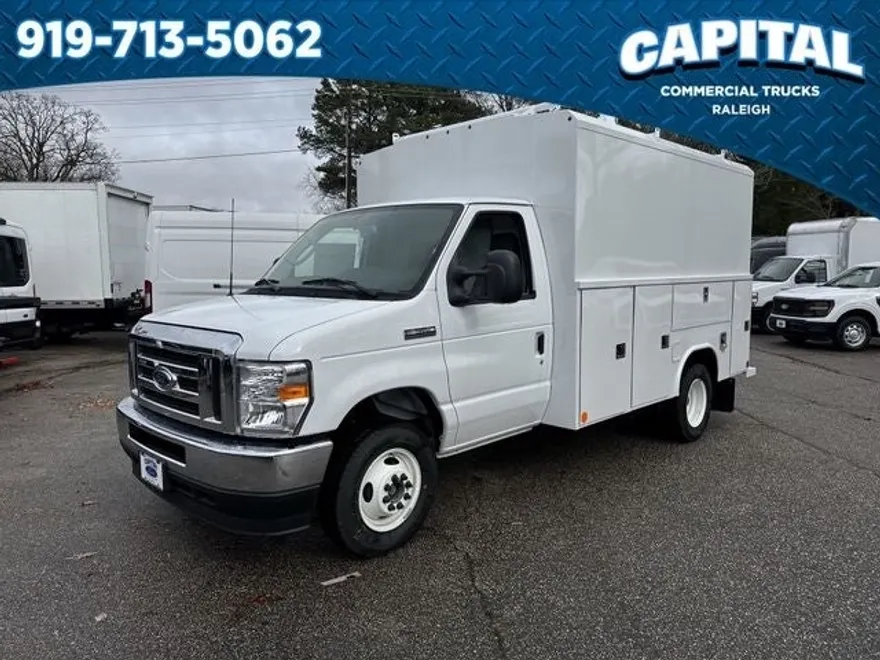 2025 Ford E-350 Base photo 1