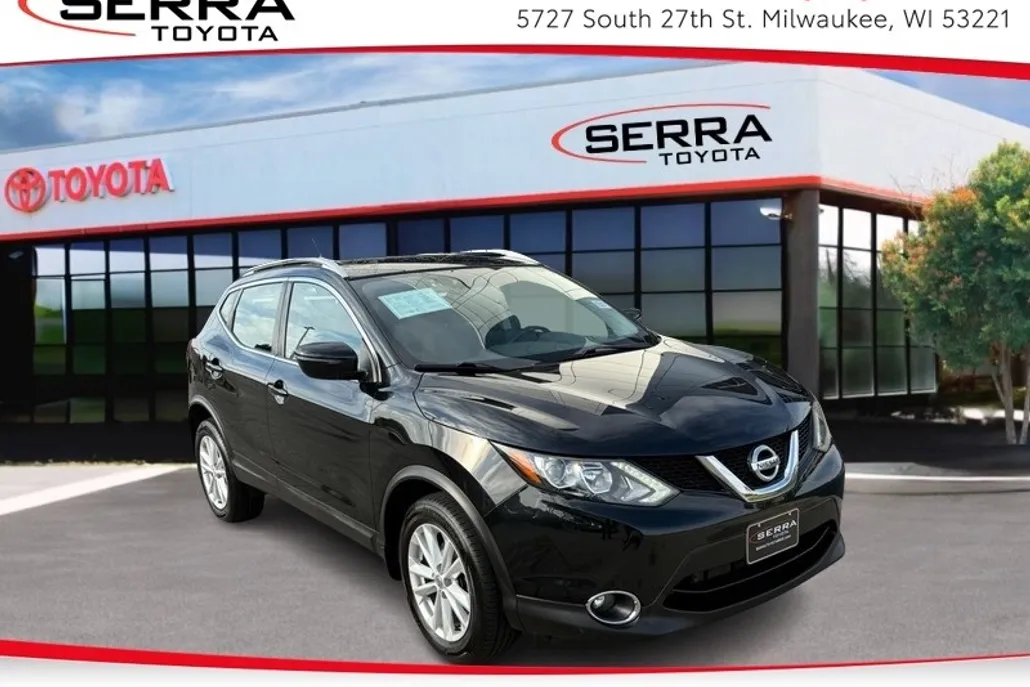2017 Nissan Rogue Sport SV photo 1