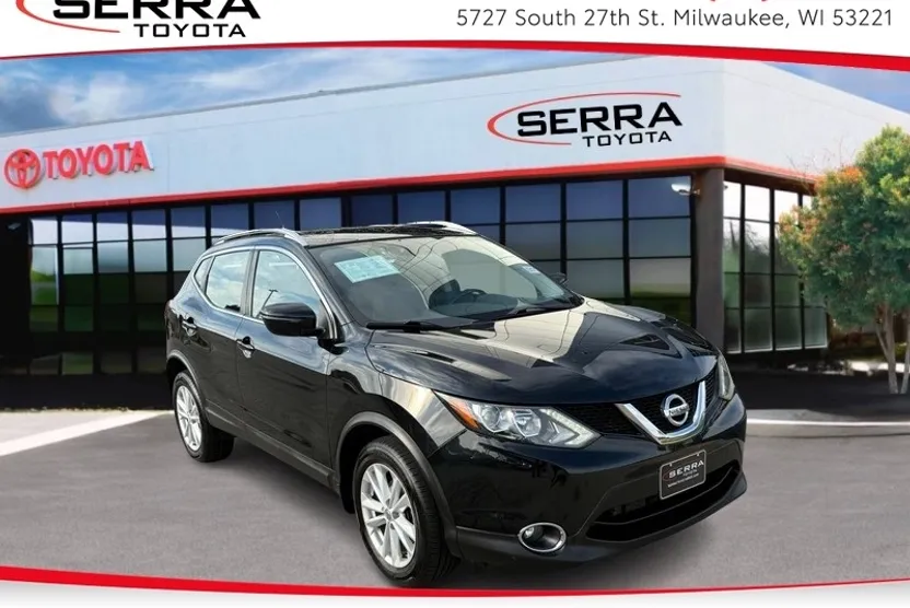 2017 Nissan Rogue Sport SV photo 1