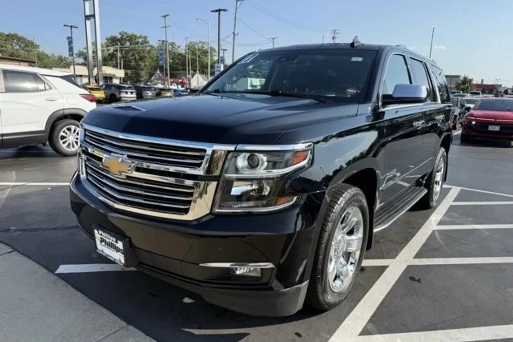 2017 Chevrolet Tahoe Premier photo 1
