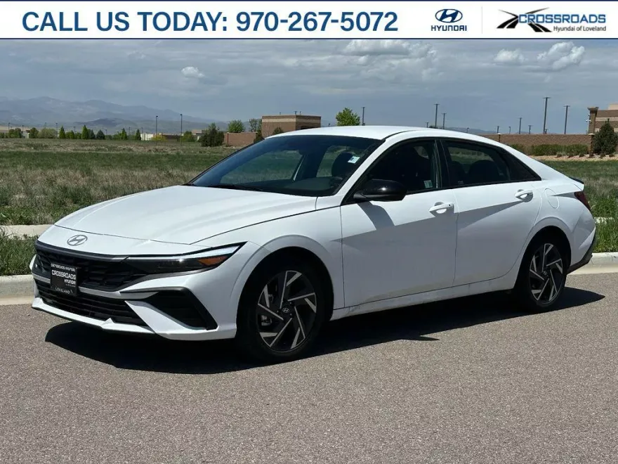 2025 Hyundai Elantra SEL Sport photo 1