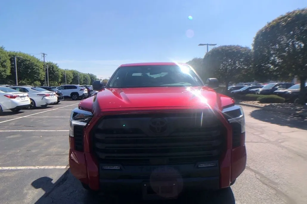 2025 Toyota Tundra SR5 photo 1