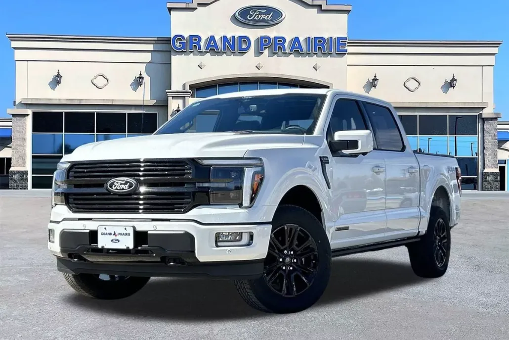 2025 Ford F-150 Platinum photo 1